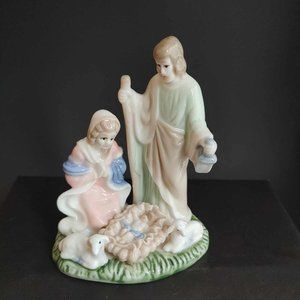 Singer Nativity Set Scene Ceramic Pastel Mary, Joseph, & Jesus One Piece SQ0101